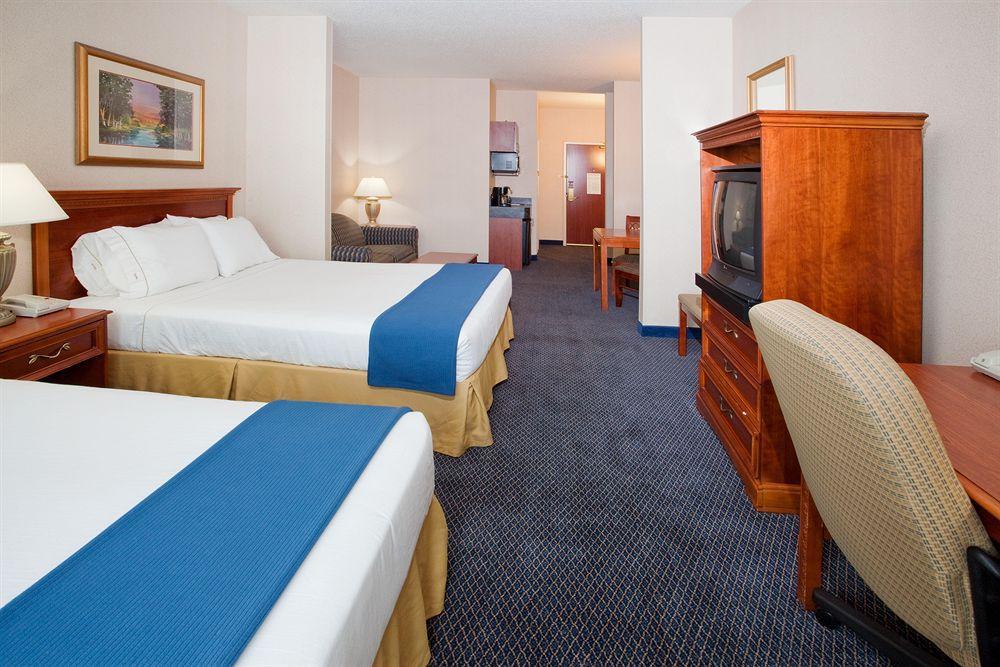 Holiday Inn Express Hotel & Suites Grand Rapids-North By Ihg Walker Kamer foto