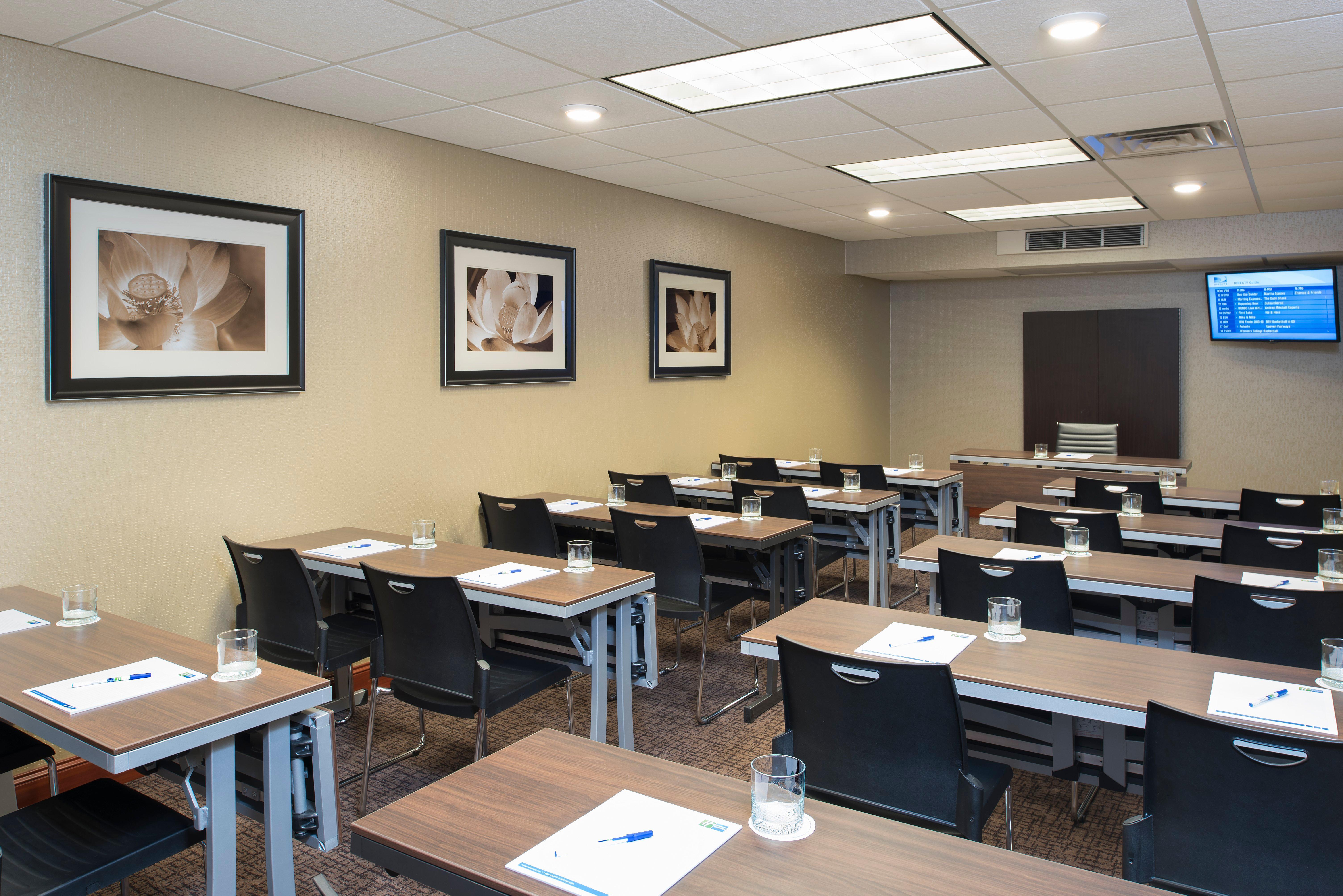 Holiday Inn Express Hotel & Suites Grand Rapids-North By Ihg Walker Buitenkant foto