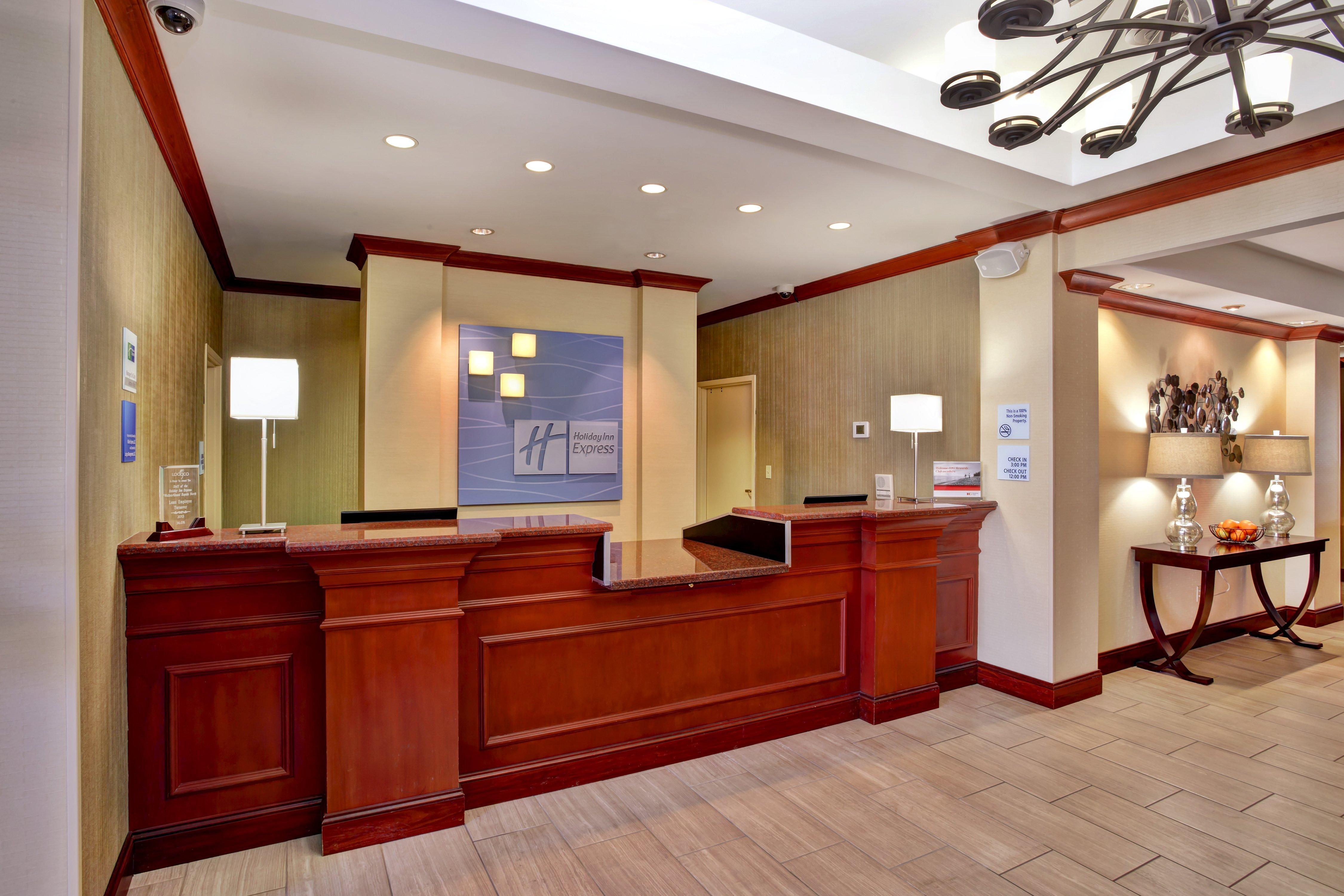 Holiday Inn Express Hotel & Suites Grand Rapids-North By Ihg Walker Buitenkant foto