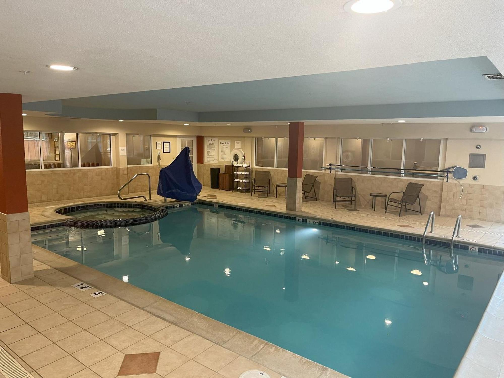 Holiday Inn Express Hotel & Suites Grand Rapids-North By Ihg Walker Buitenkant foto