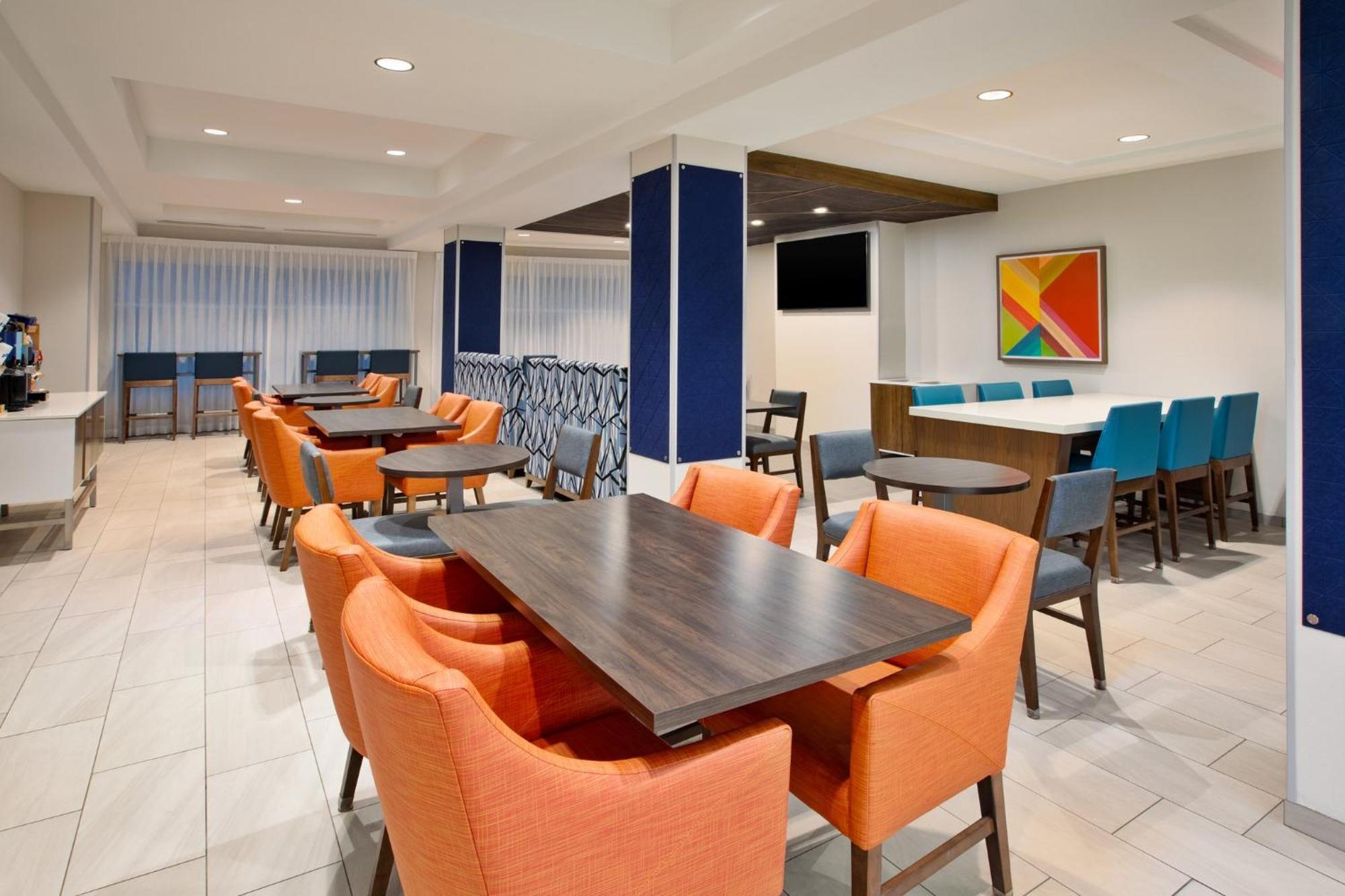 Holiday Inn Express Hotel & Suites Grand Rapids-North By Ihg Walker Buitenkant foto