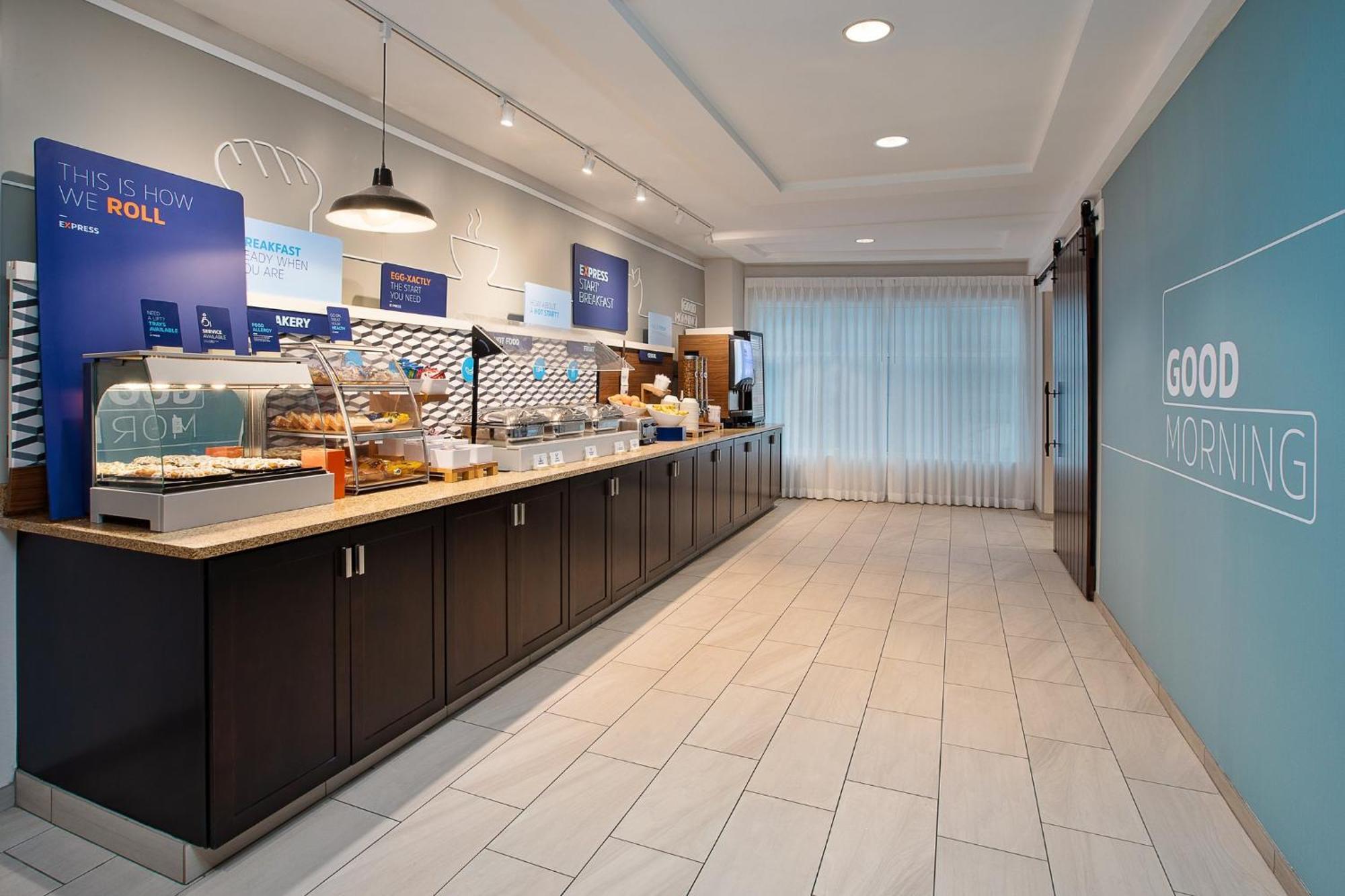 Holiday Inn Express Hotel & Suites Grand Rapids-North By Ihg Walker Buitenkant foto