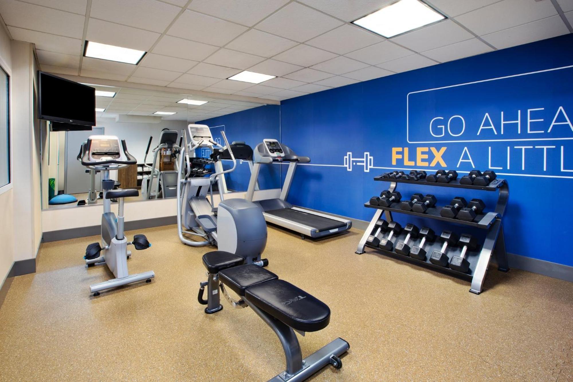 Holiday Inn Express Hotel & Suites Grand Rapids-North By Ihg Walker Buitenkant foto