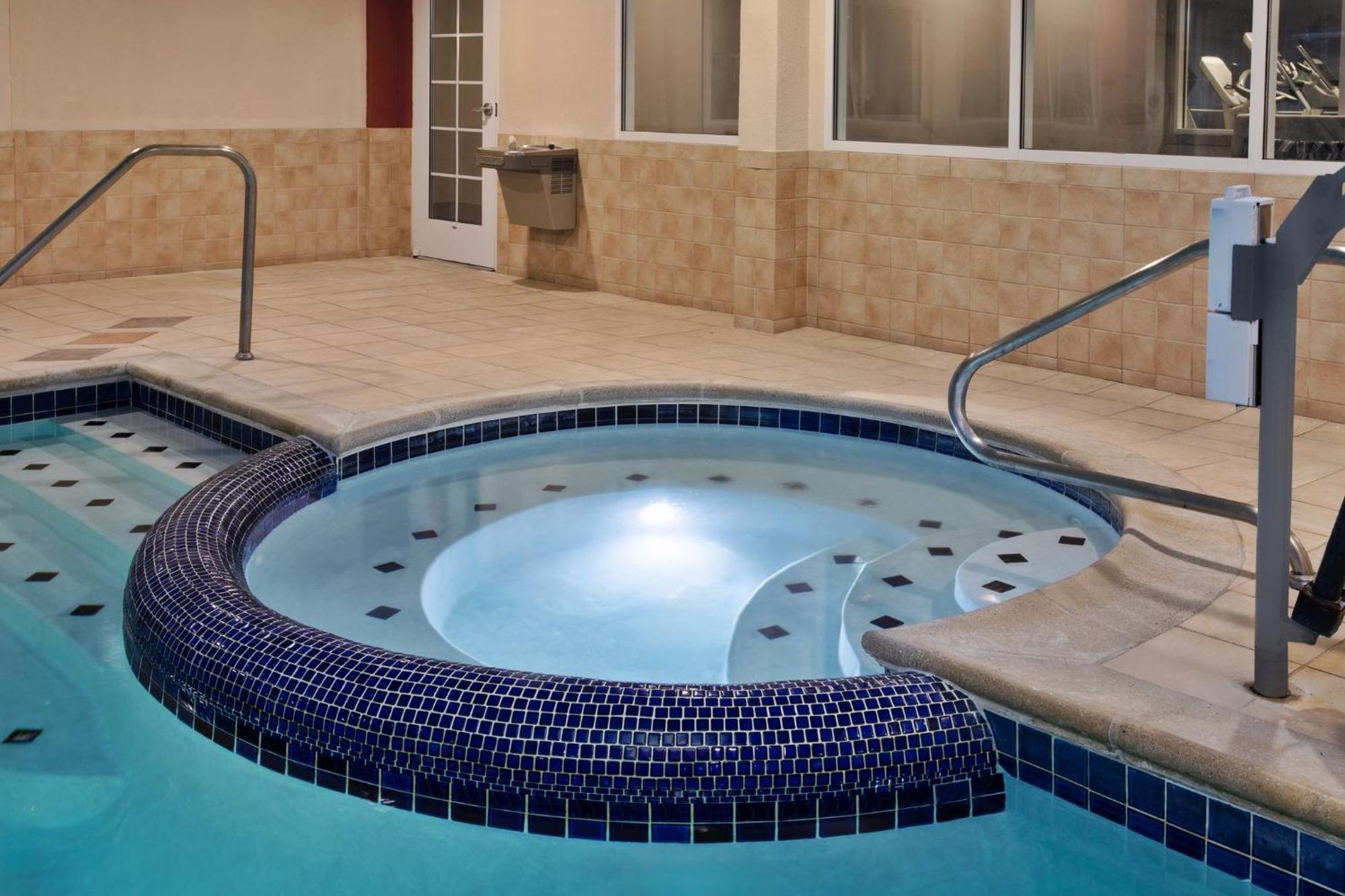 Holiday Inn Express Hotel & Suites Grand Rapids-North By Ihg Walker Buitenkant foto