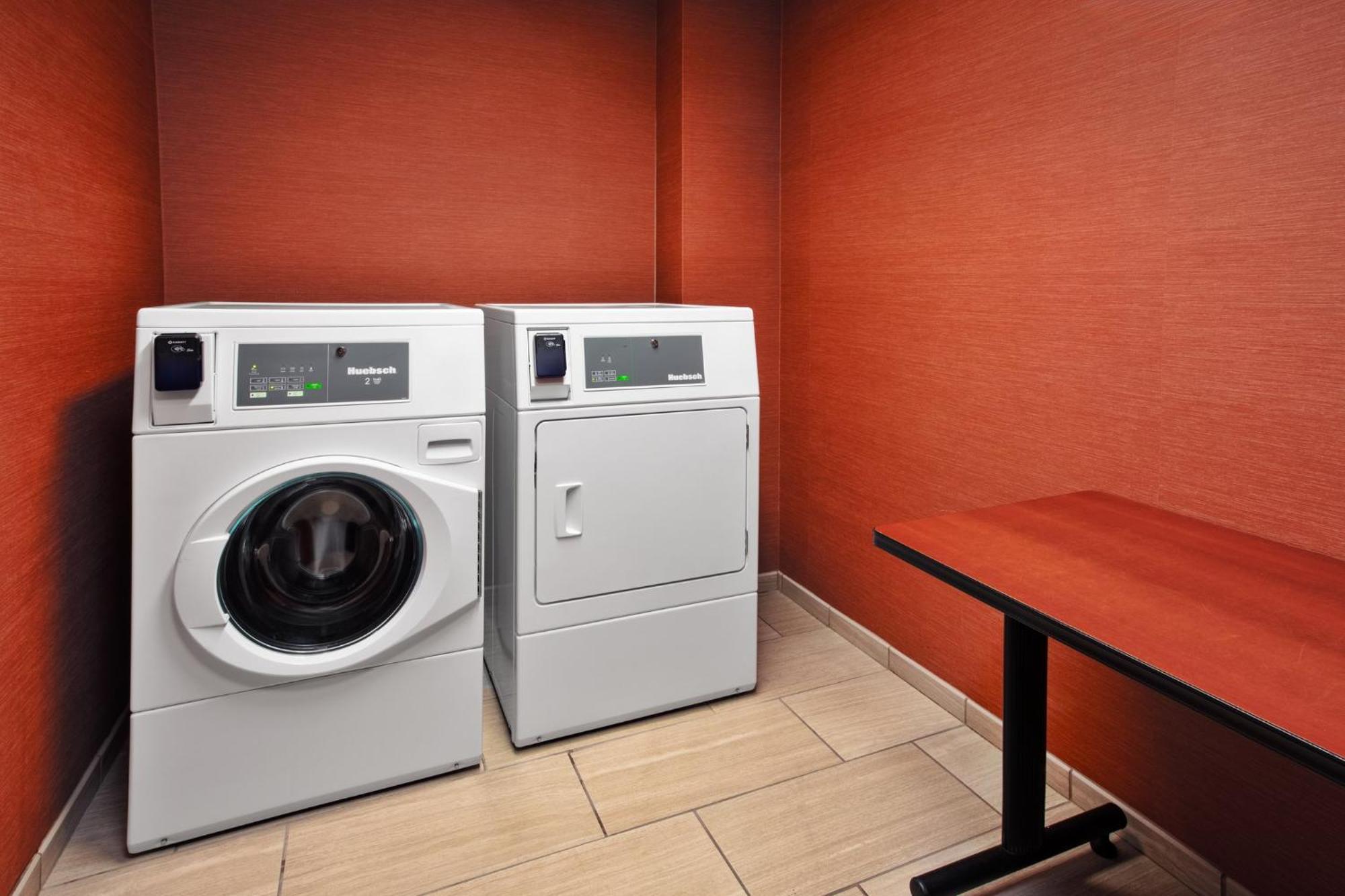 Holiday Inn Express Hotel & Suites Grand Rapids-North By Ihg Walker Buitenkant foto