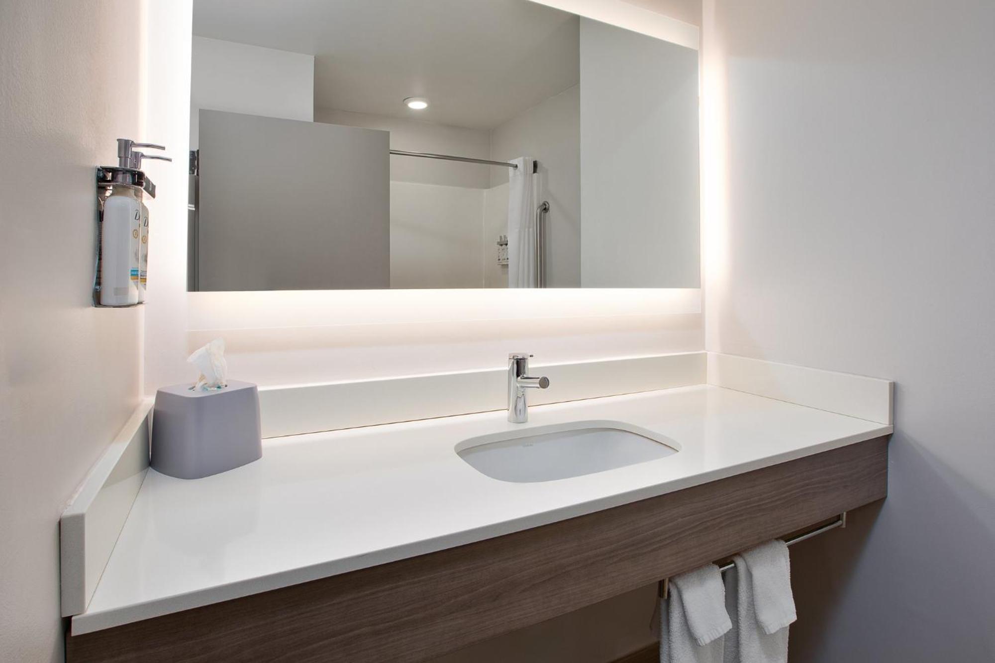 Holiday Inn Express Hotel & Suites Grand Rapids-North By Ihg Walker Buitenkant foto
