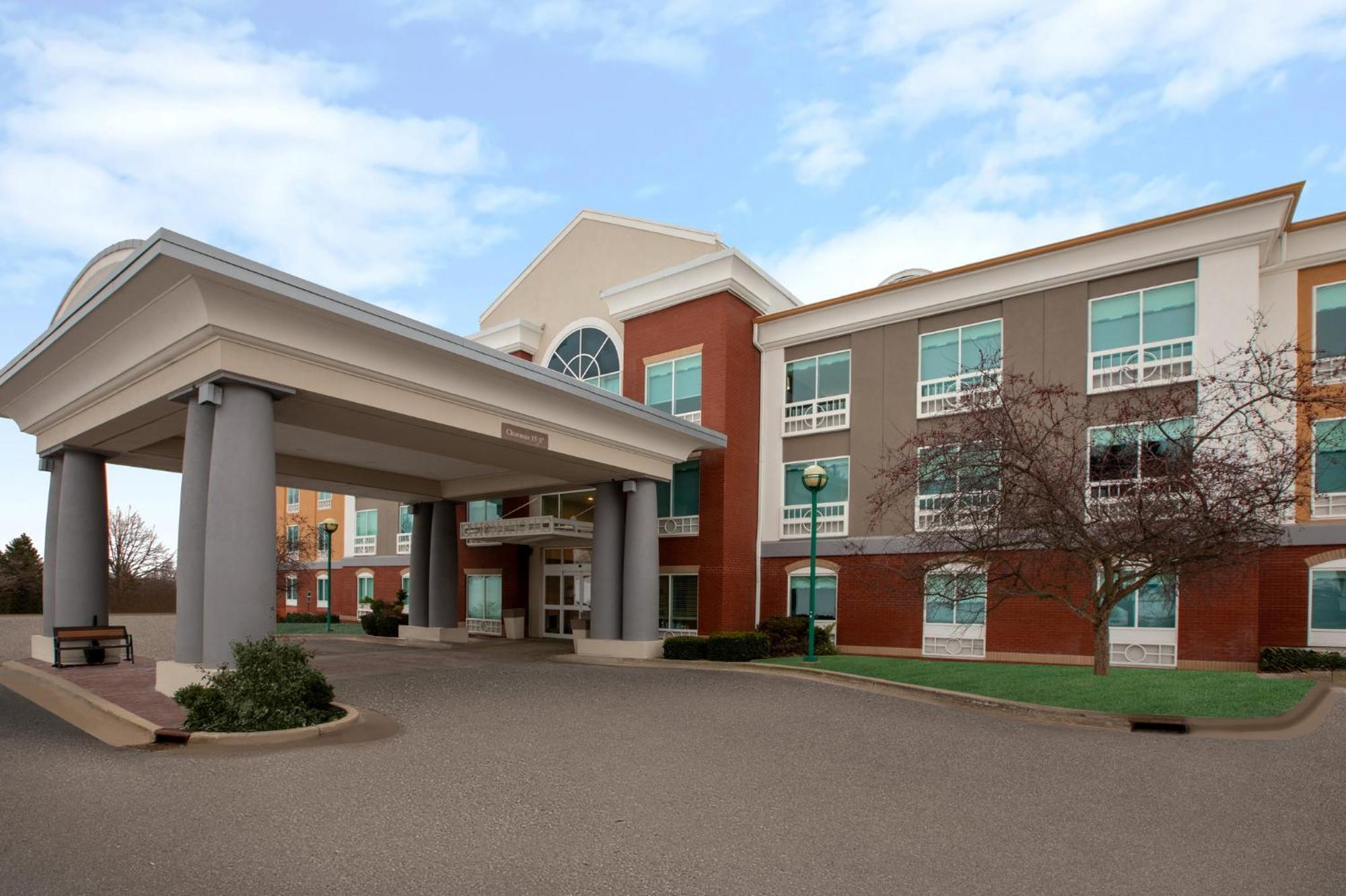 Holiday Inn Express Hotel & Suites Grand Rapids-North By Ihg Walker Buitenkant foto