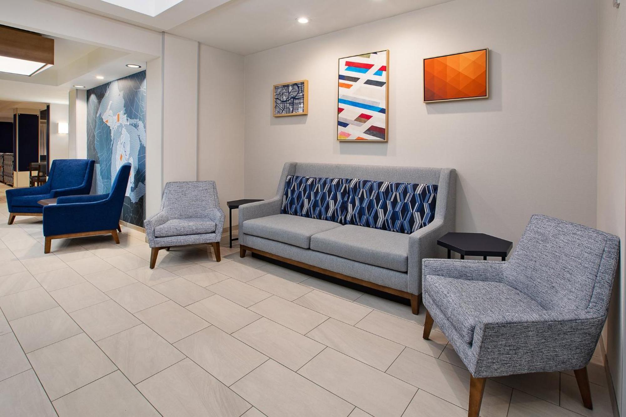 Holiday Inn Express Hotel & Suites Grand Rapids-North By Ihg Walker Buitenkant foto