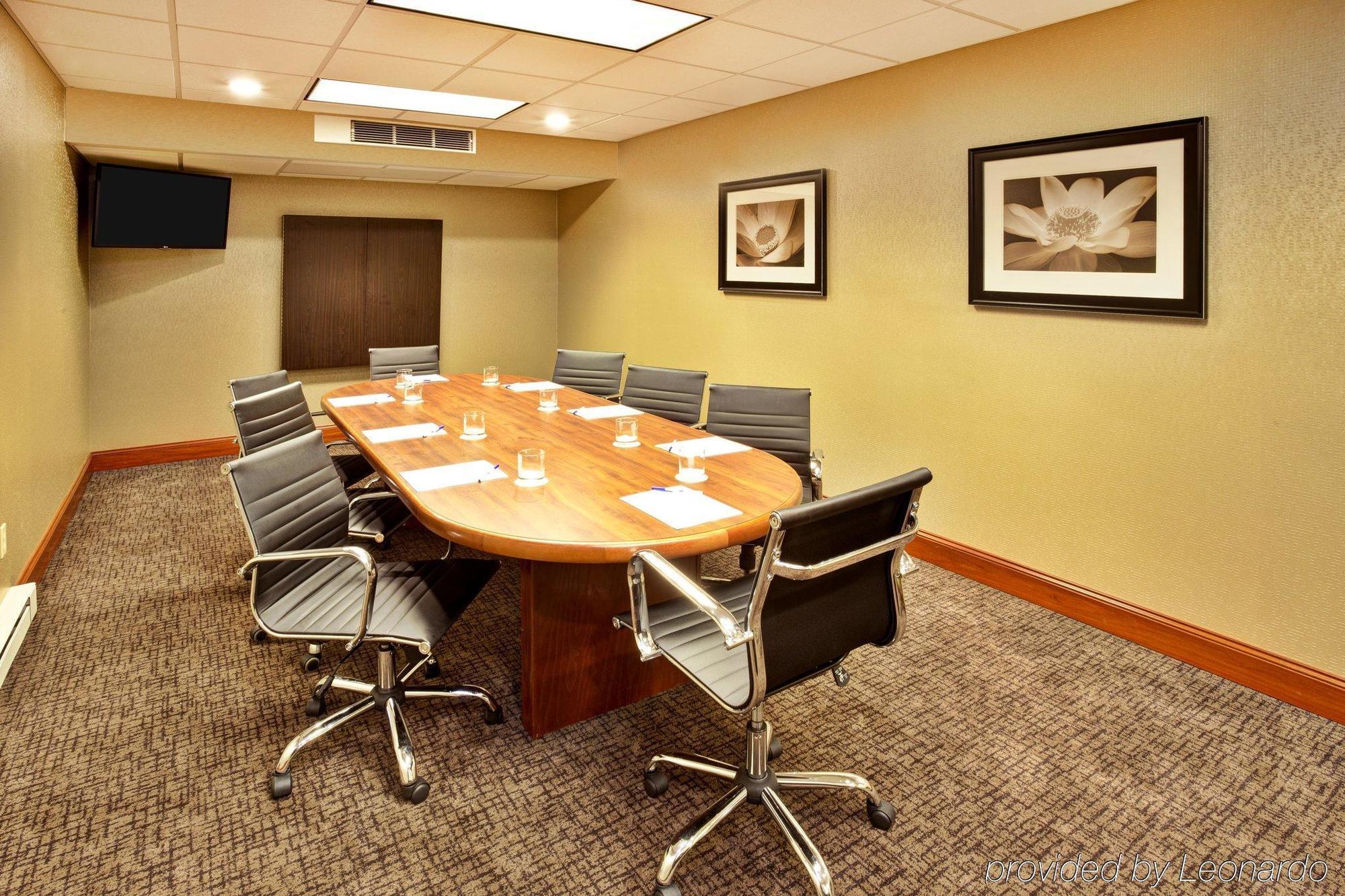 Holiday Inn Express Hotel & Suites Grand Rapids-North By Ihg Walker Buitenkant foto